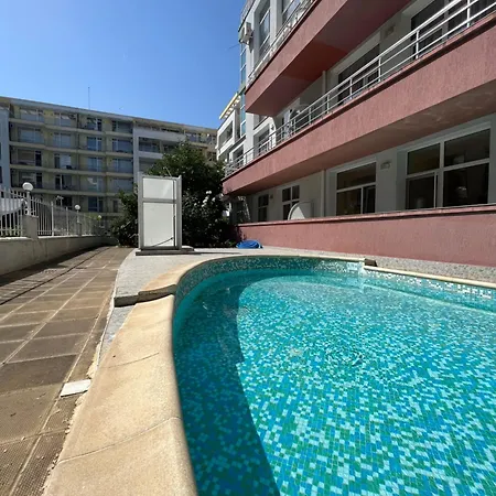 Pirop City Apartman Napospart